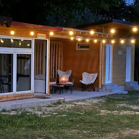 Готель The Frog Glamping Хорезу Екстер'єр фото