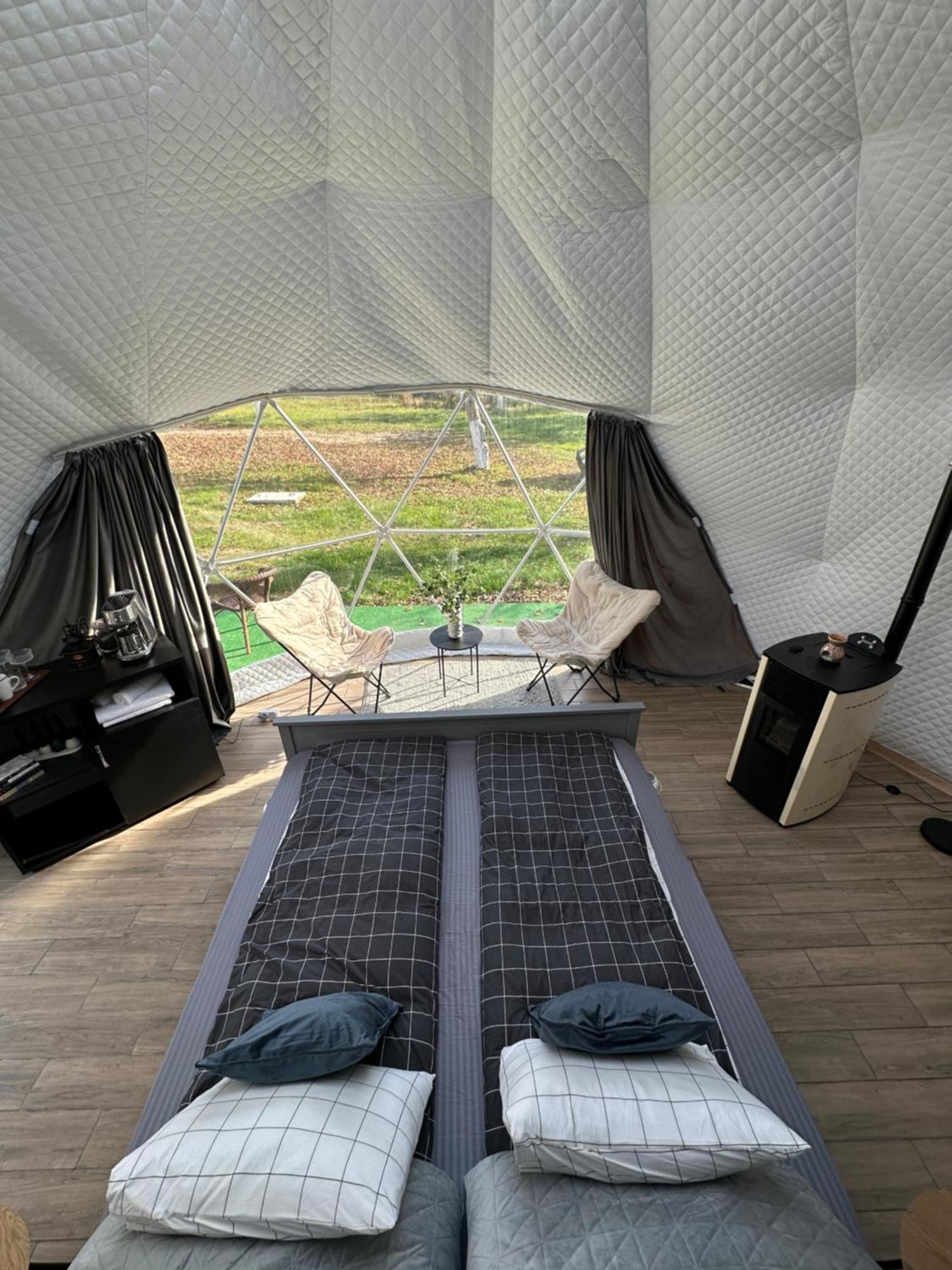Готель The Frog Glamping Хорезу Екстер'єр фото