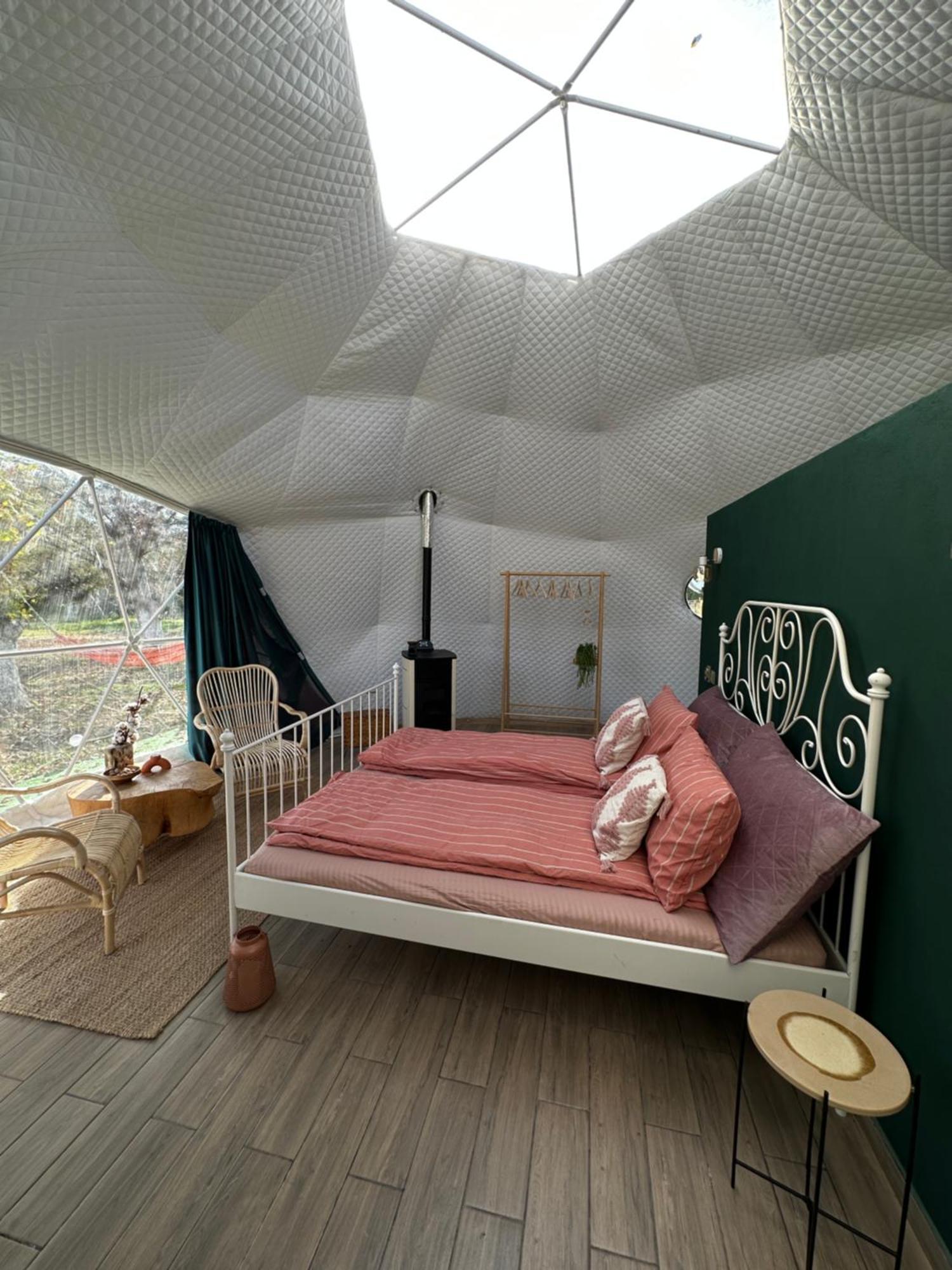 Готель The Frog Glamping Хорезу Екстер'єр фото