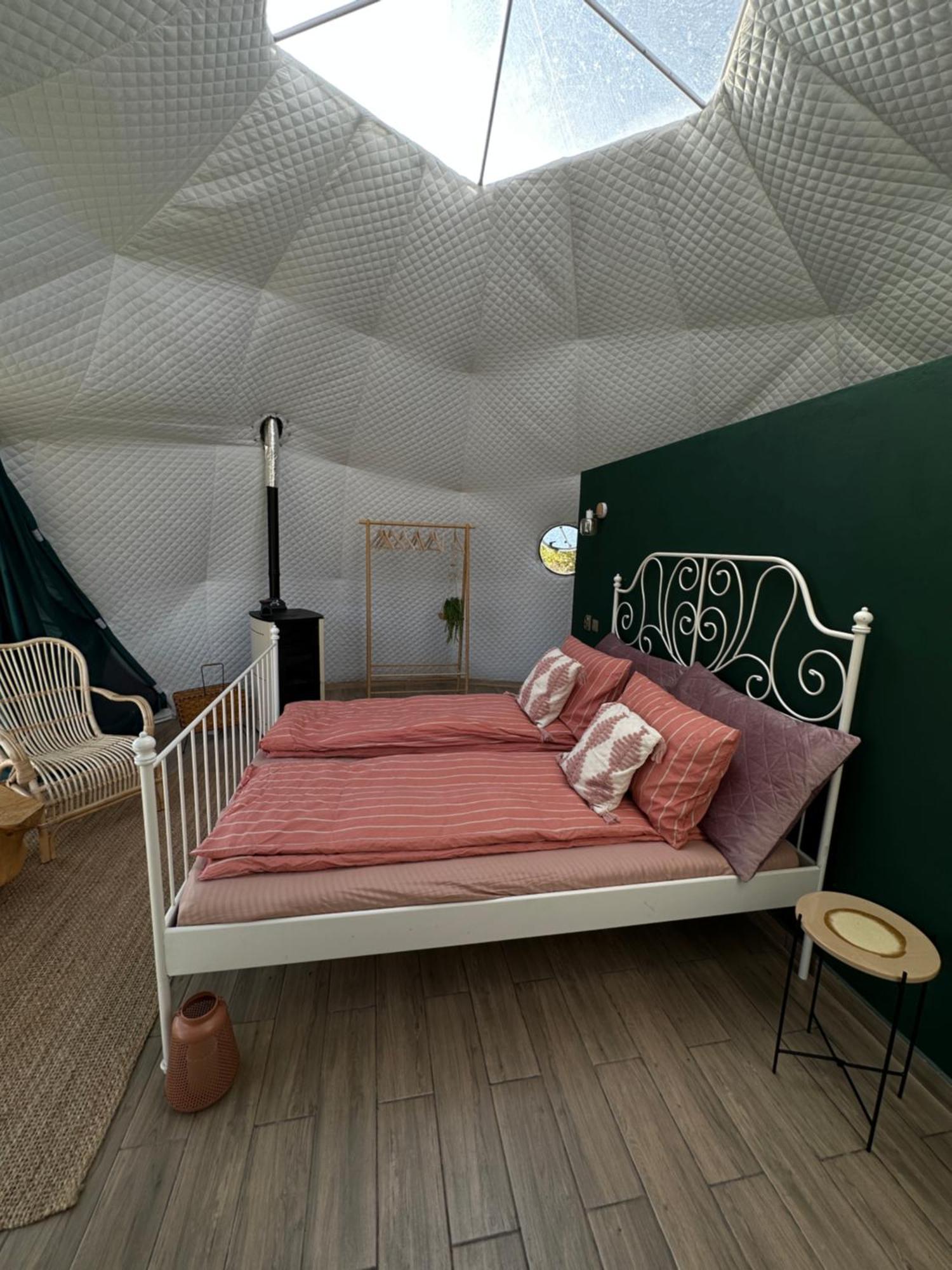 Готель The Frog Glamping Хорезу Екстер'єр фото