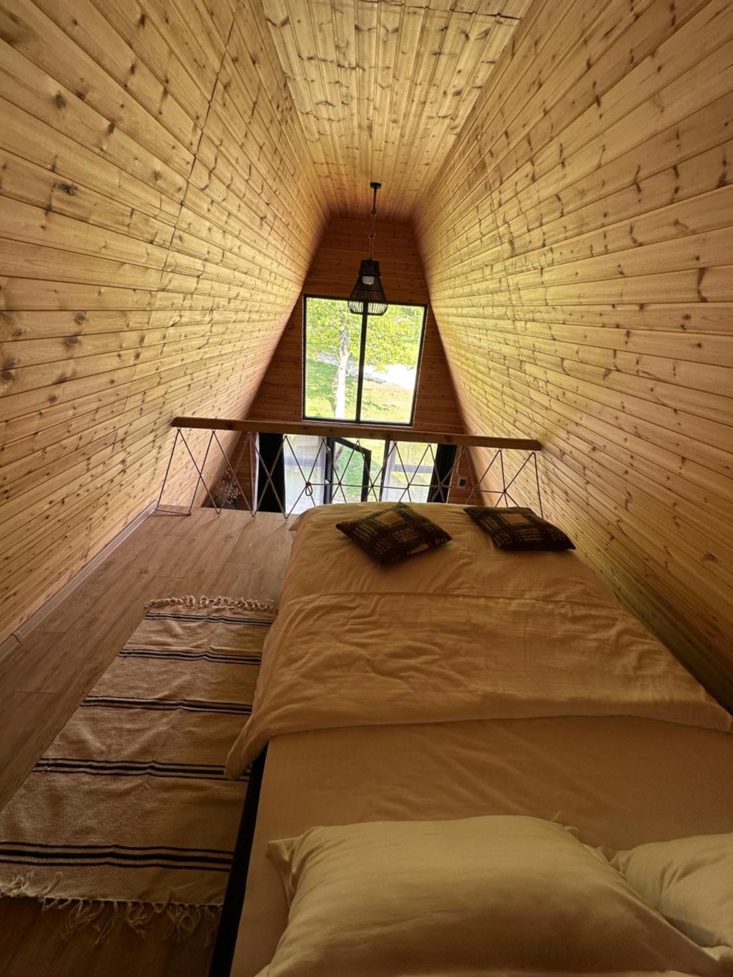 Готель The Frog Glamping Хорезу Екстер'єр фото