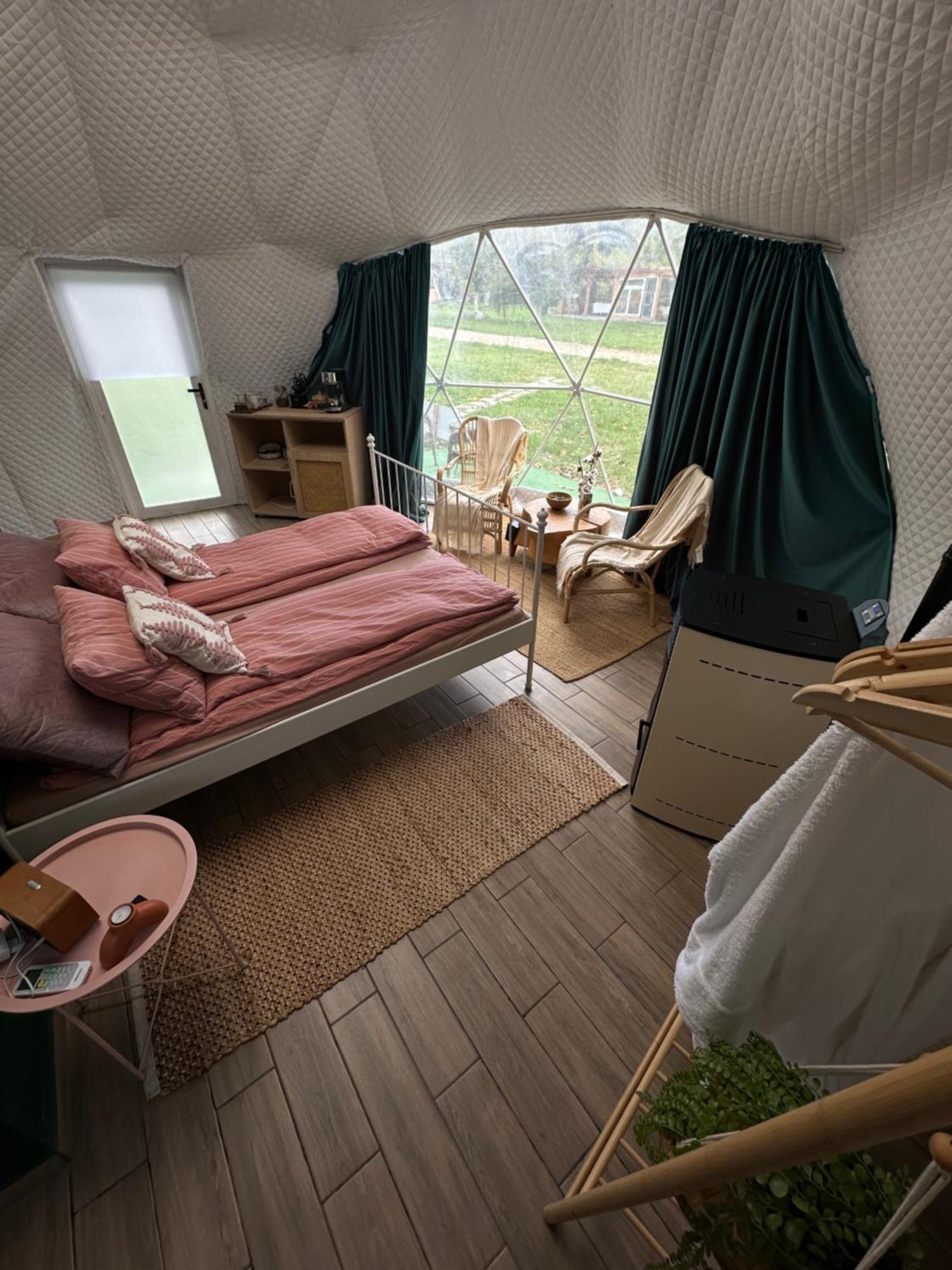 Готель The Frog Glamping Хорезу Екстер'єр фото